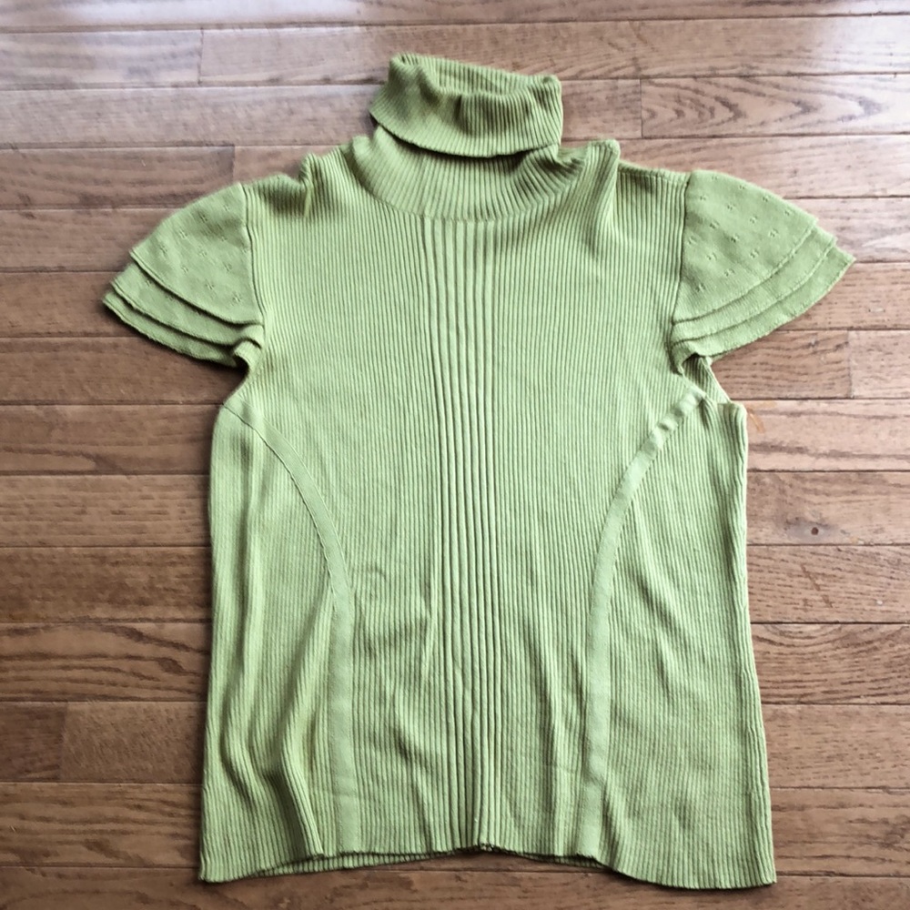 Turtle neck knit top